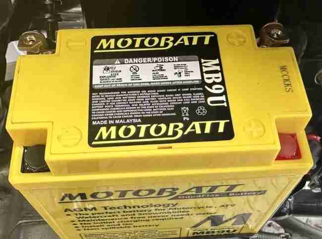 MotoBatt MB9U yellow battery